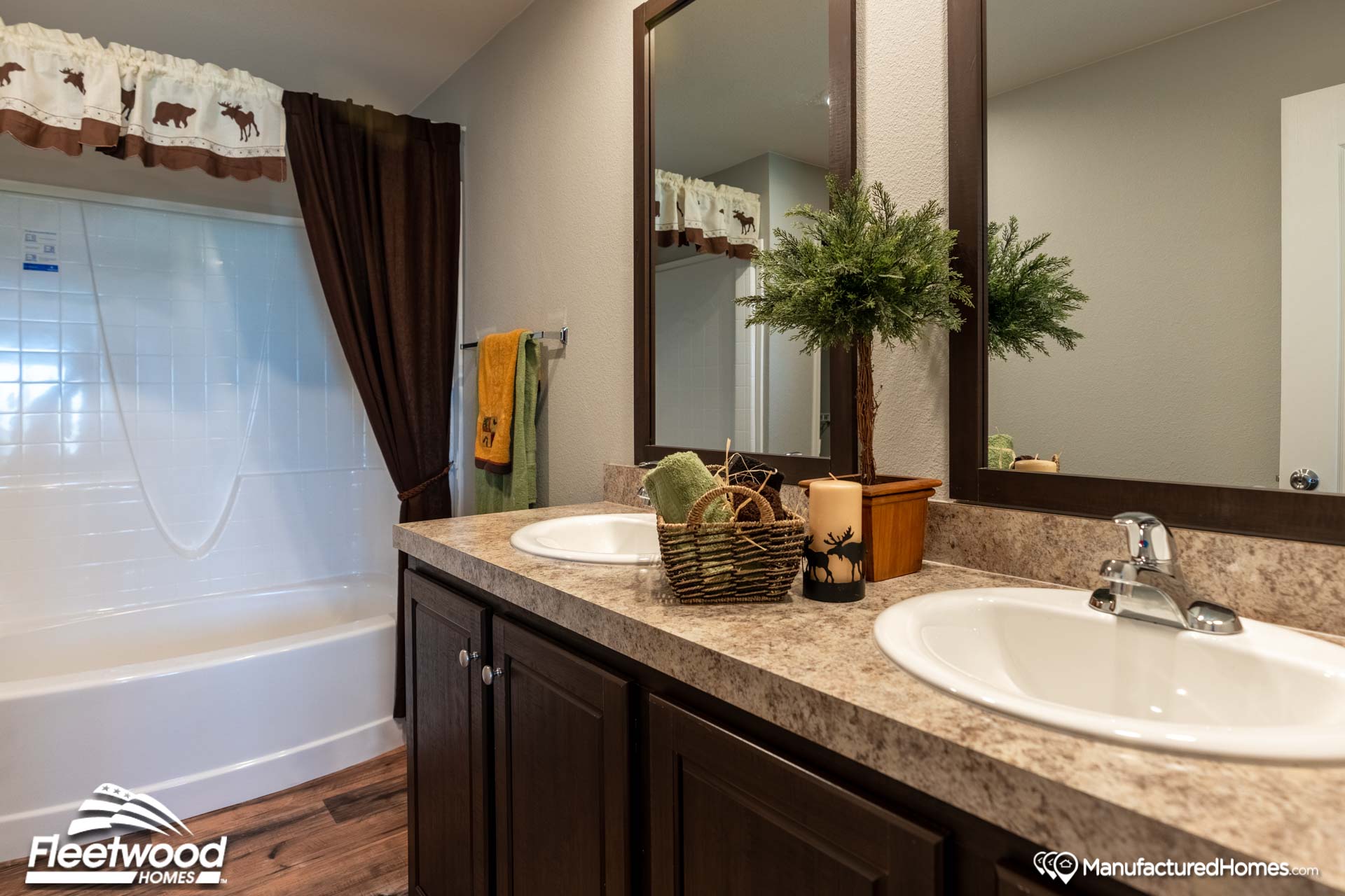 Broadmore-28683B-bath-1