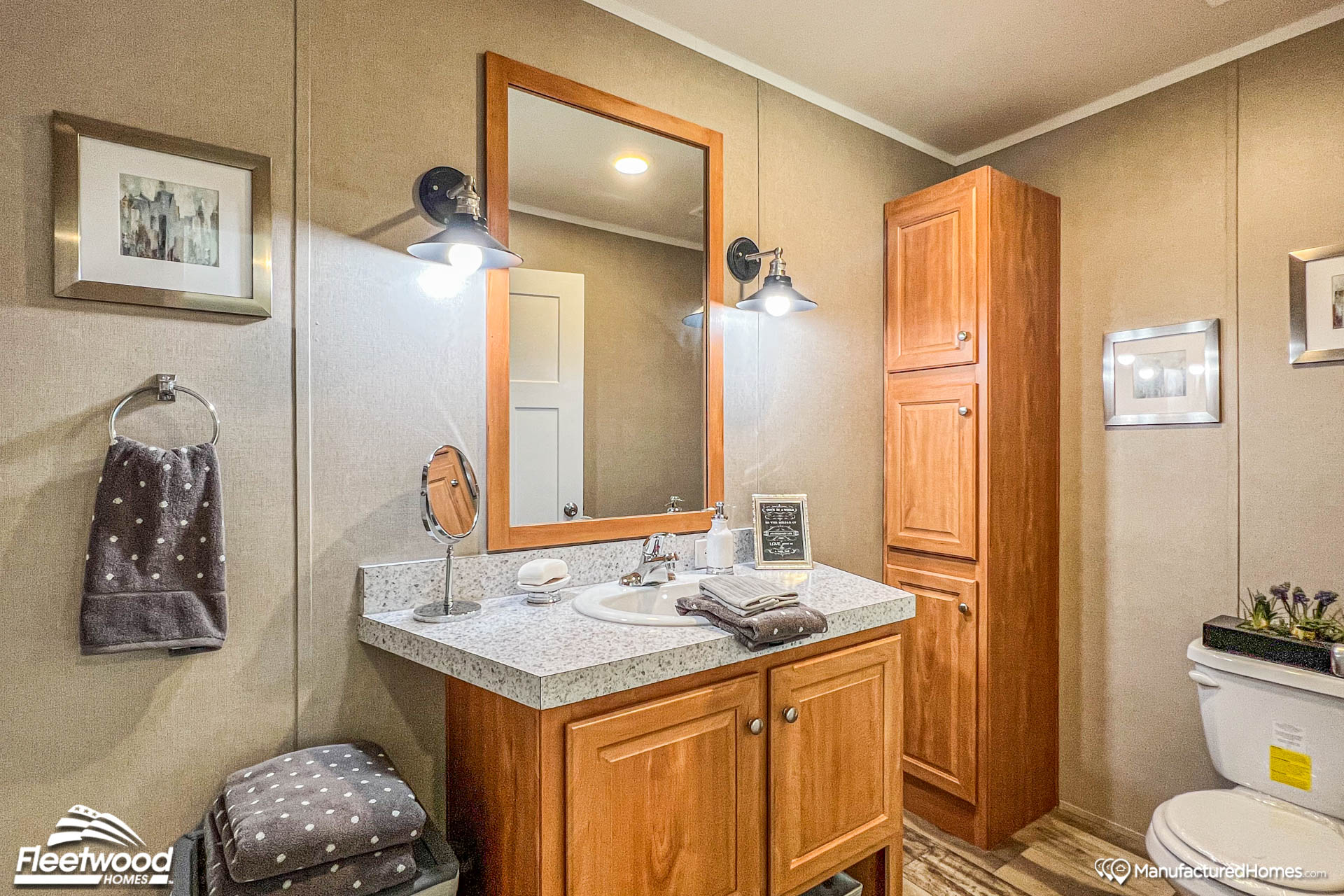 homeboys-14663B-2-bath-2